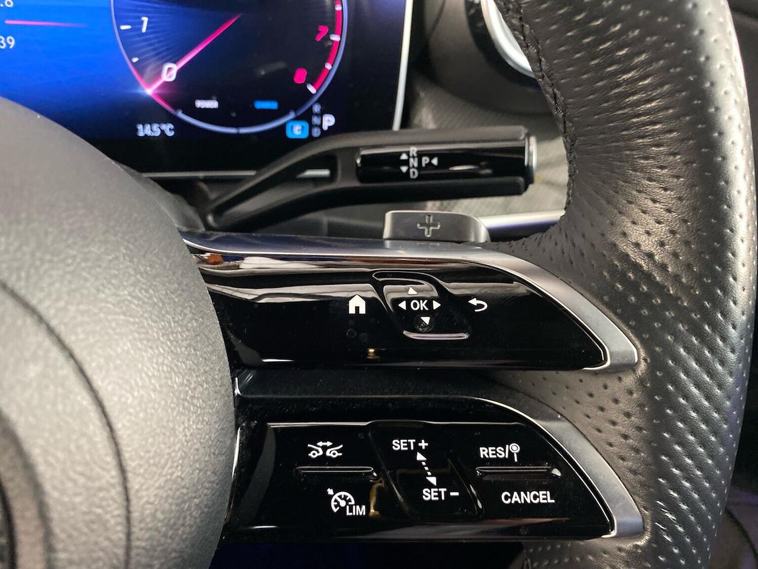 Used Mercedes-Benz GLC 2023 for sale - 76070233: Photo 27