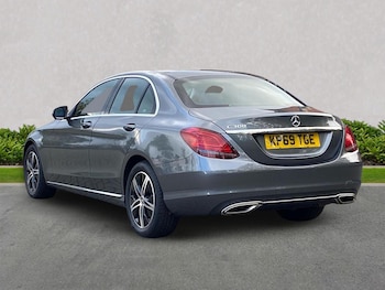 Used Mercedes-Benz C Class 2019 for sale - 76324652: Photo 2