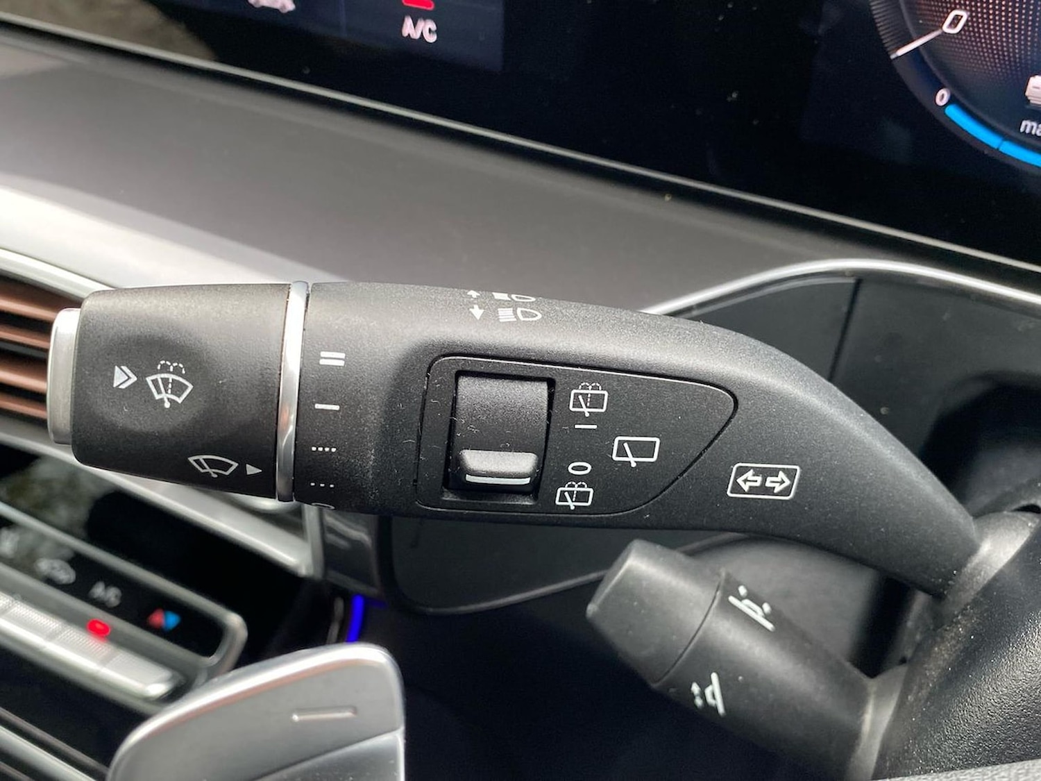 Used Mercedes-Benz EQC 2021 for sale - 76497330: Photo 28