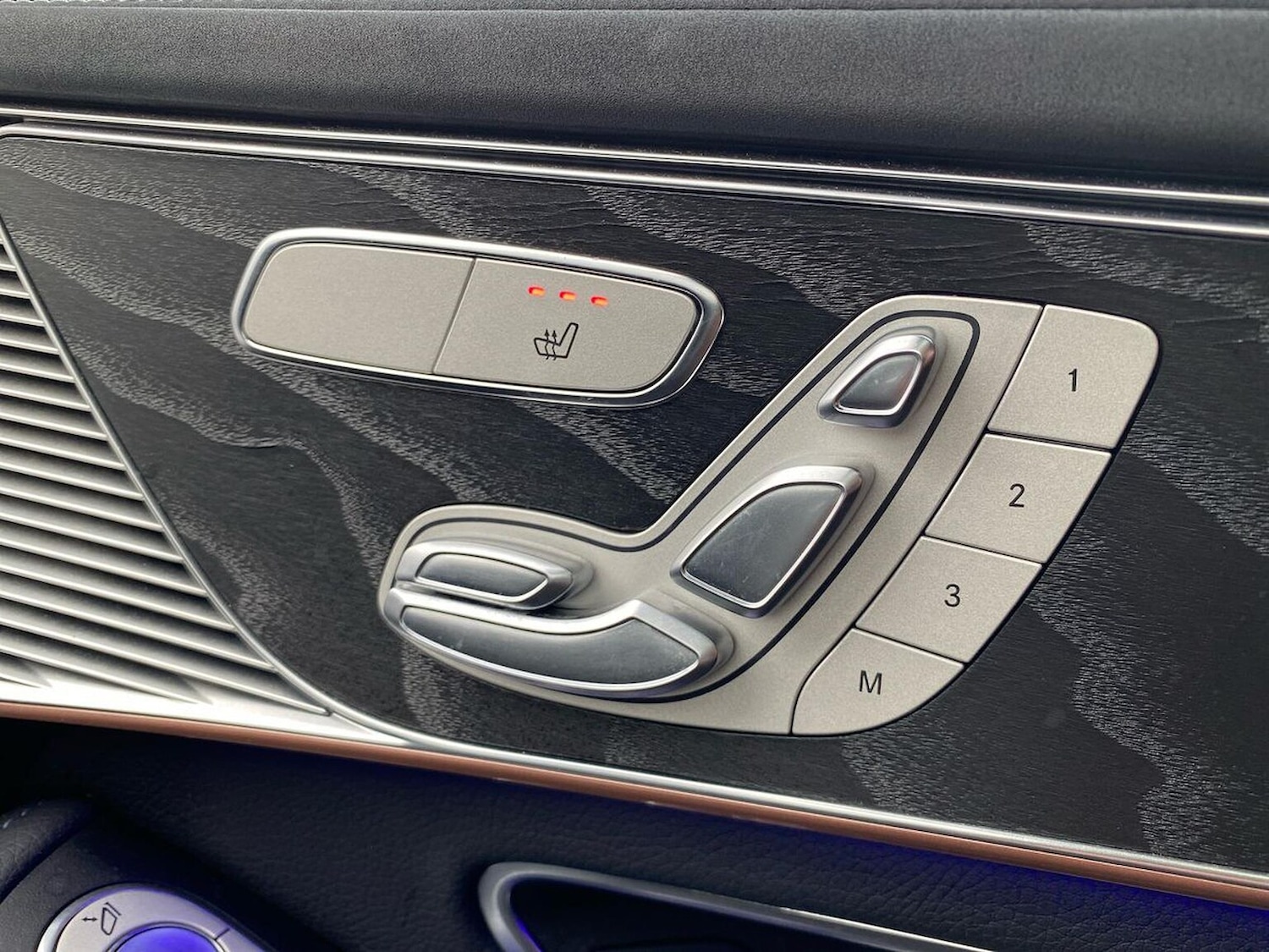 Used Mercedes-Benz EQC 2021 for sale - 76497330: Photo 30