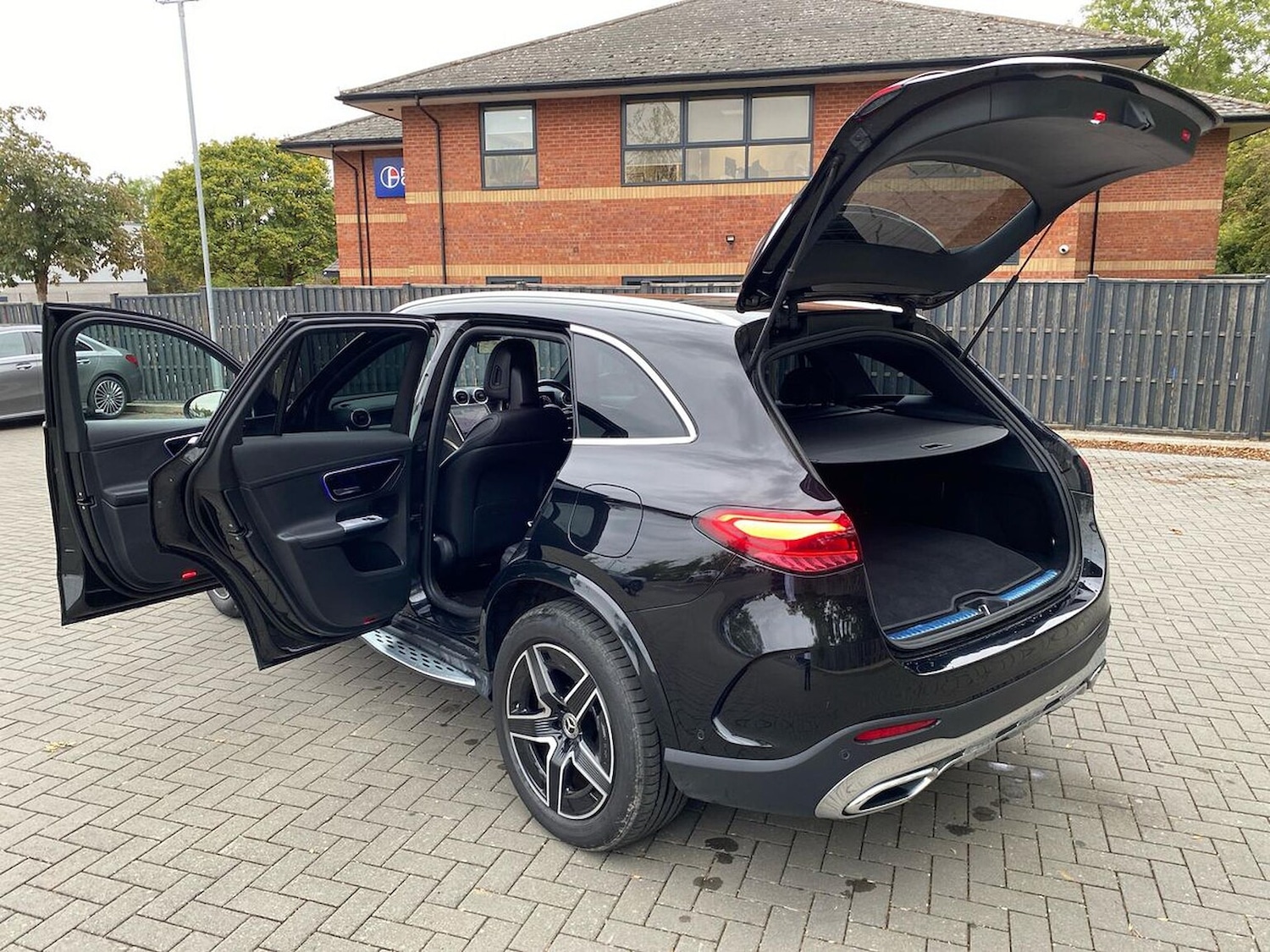 Used Mercedes-Benz GLC 2023 for sale - 76082559: Photo 40