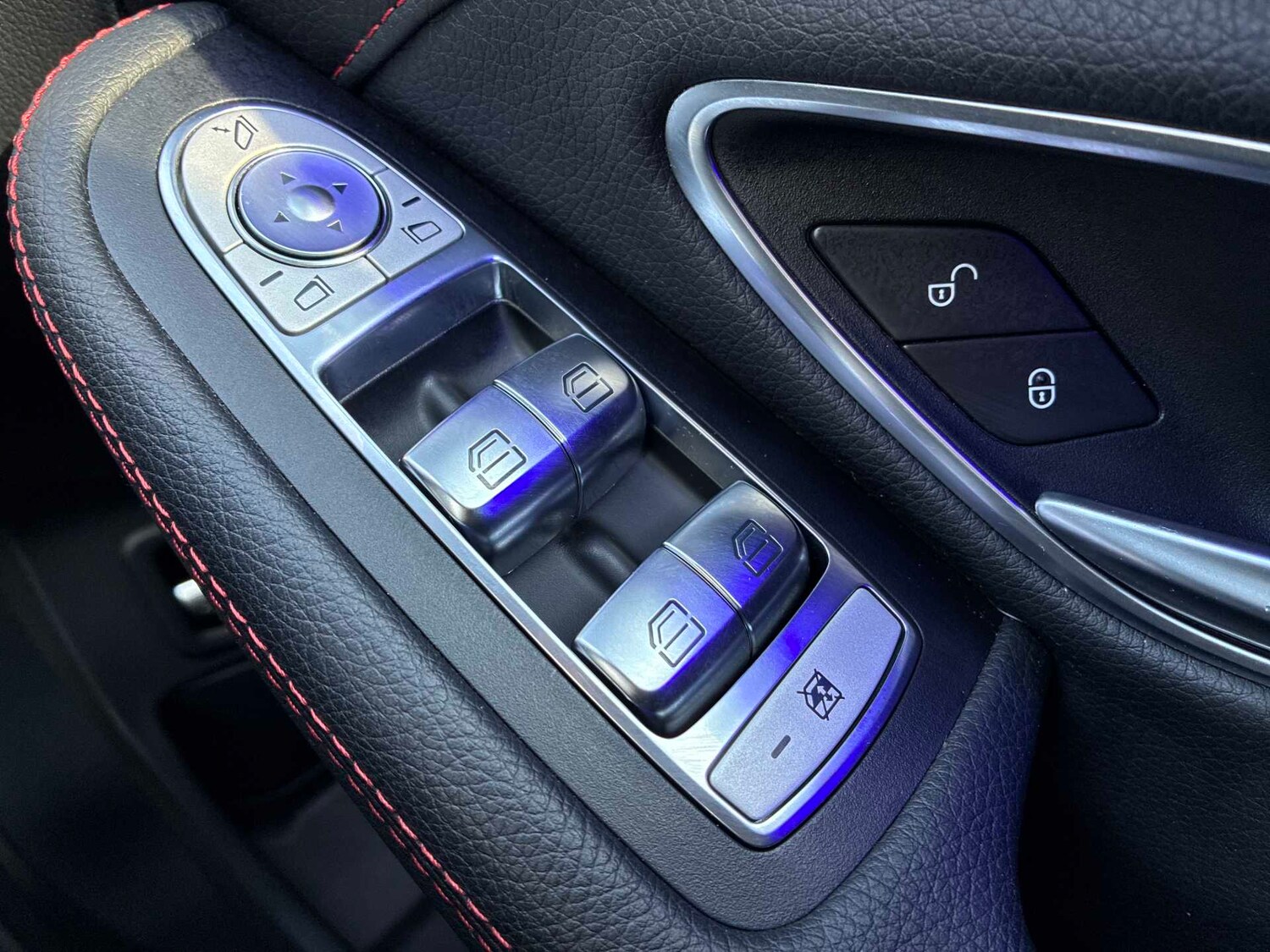 Used Mercedes-Benz C Class 2019 for sale - 78196261: Photo 32