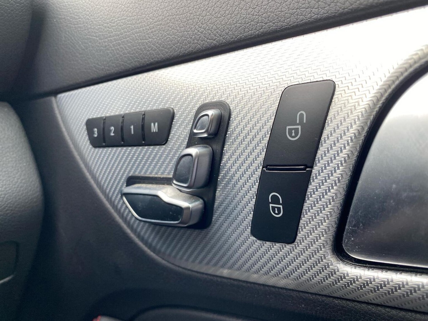 Used Mercedes-Benz SLC 2016 for sale - 76461794: Photo 30