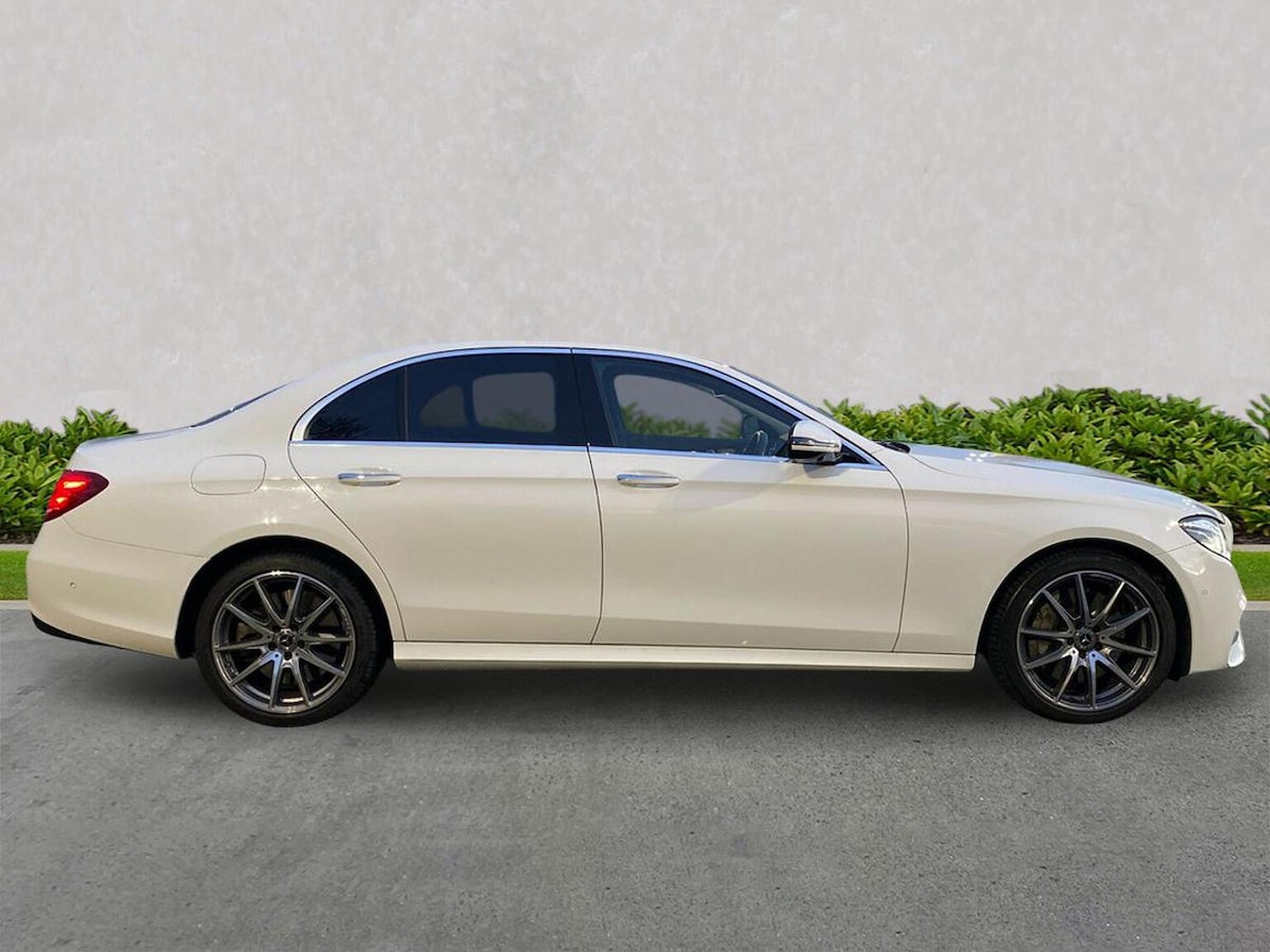 Used Mercedes-Benz E Class 2020 for sale - 76830682: Photo 3