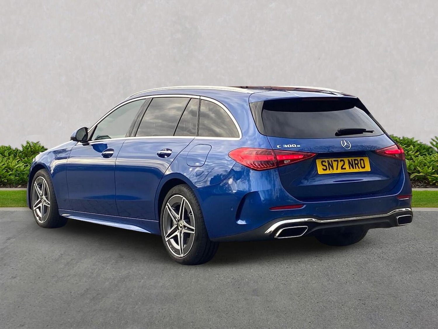 Used Mercedes-Benz C Class 2023 for sale - 76577199: Photo 2