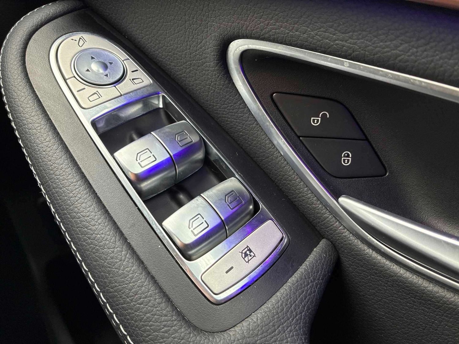 Used Mercedes-Benz EQC 2023 for sale - 77643843: Photo 32