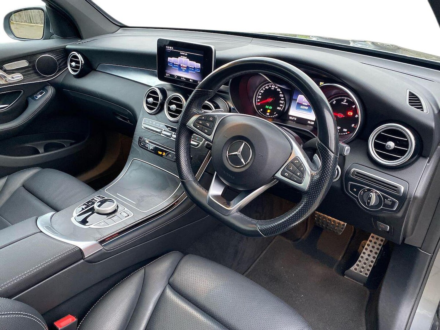 Used Mercedes-Benz GLC 2018 for sale - 76694629: Photo 15