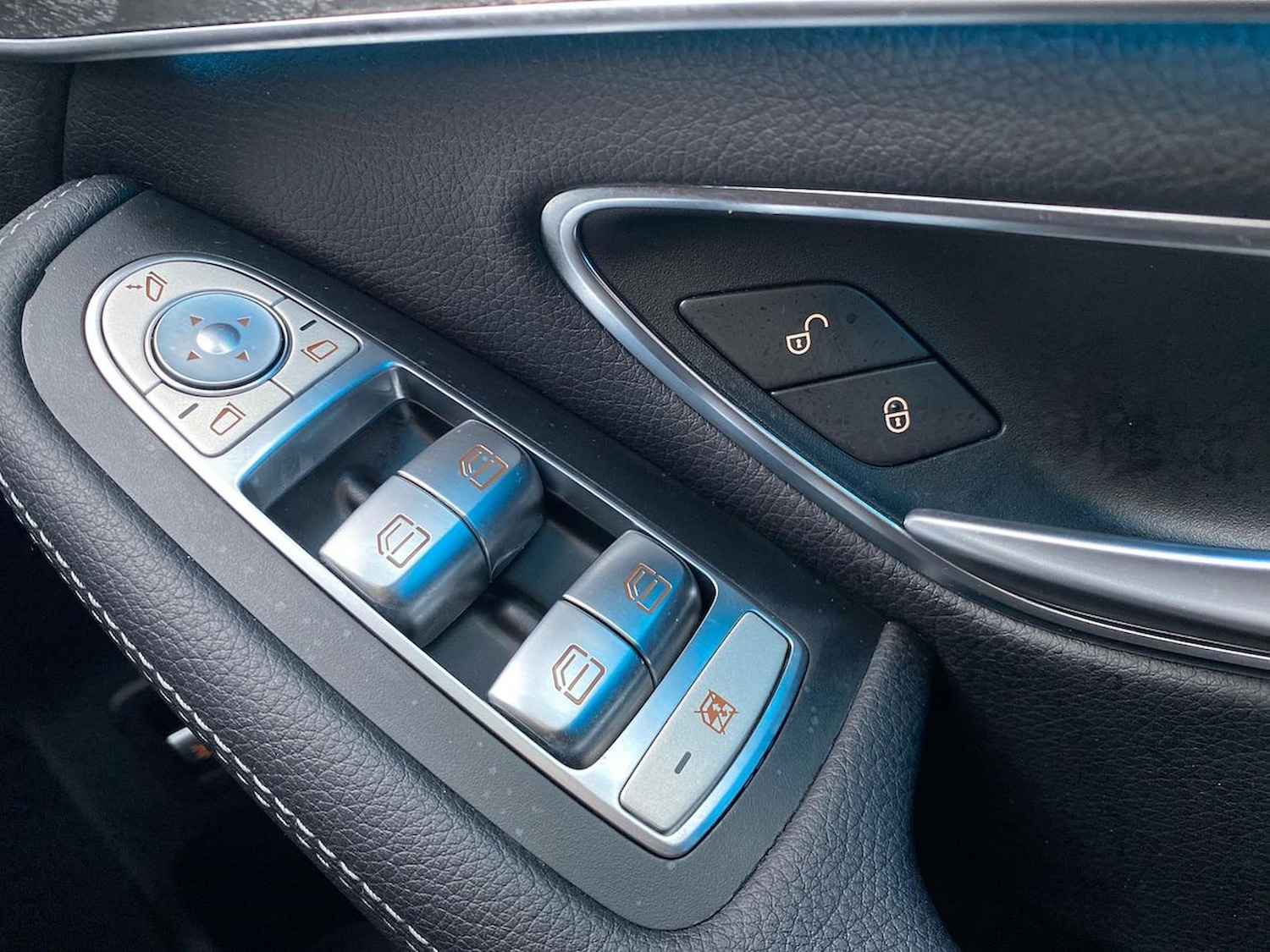 Used Mercedes-Benz GLC 2018 for sale - 76694629: Photo 21