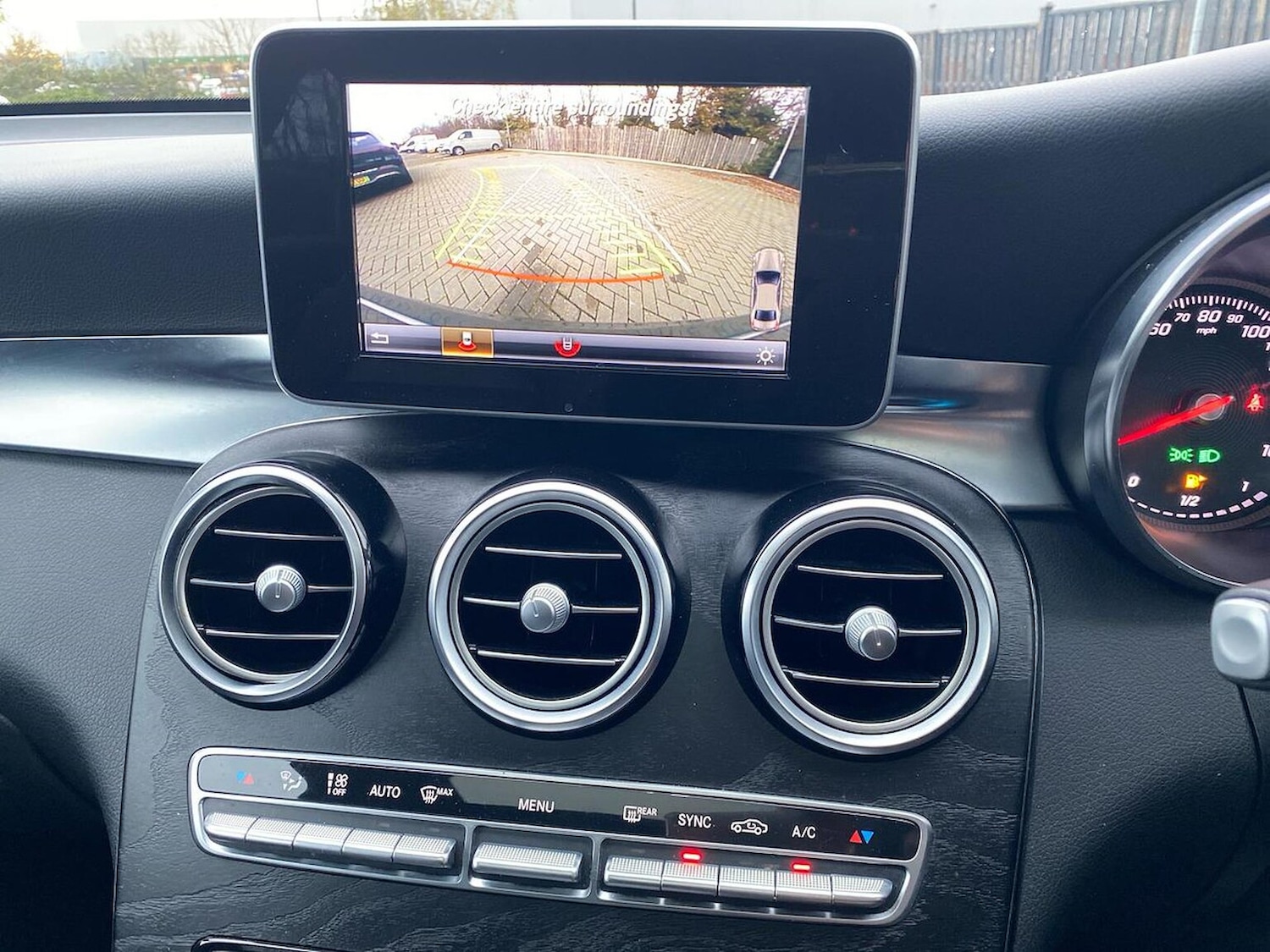 Used Mercedes-Benz GLC 2018 for sale - 76694629: Photo 23