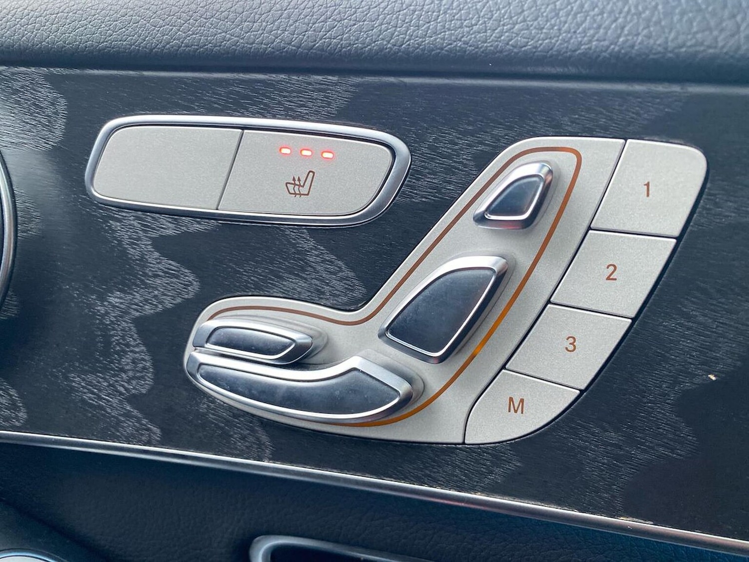 Used Mercedes-Benz GLC 2018 for sale - 76694629: Photo 30