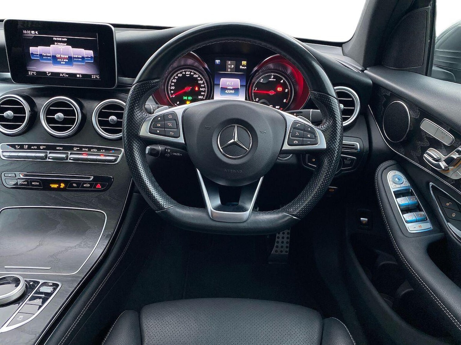 Used Mercedes-Benz GLC 2018 for sale - 76694629: Photo 9