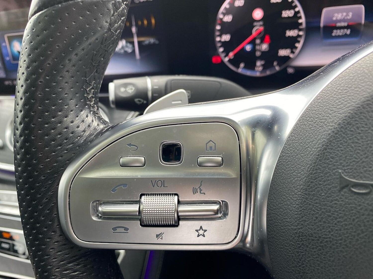 Used Mercedes-Benz E Class 2019 for sale - 76300800: Photo 26