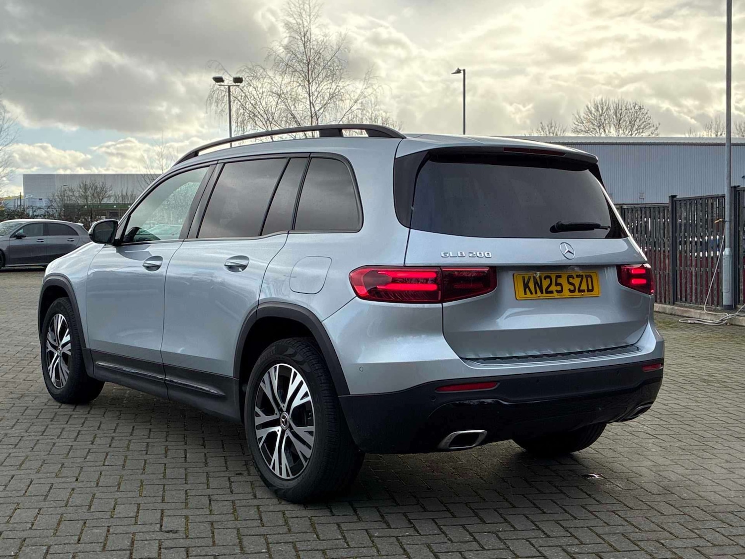 Used Mercedes-Benz GLB 2025 for sale - 77980055: Photo 2