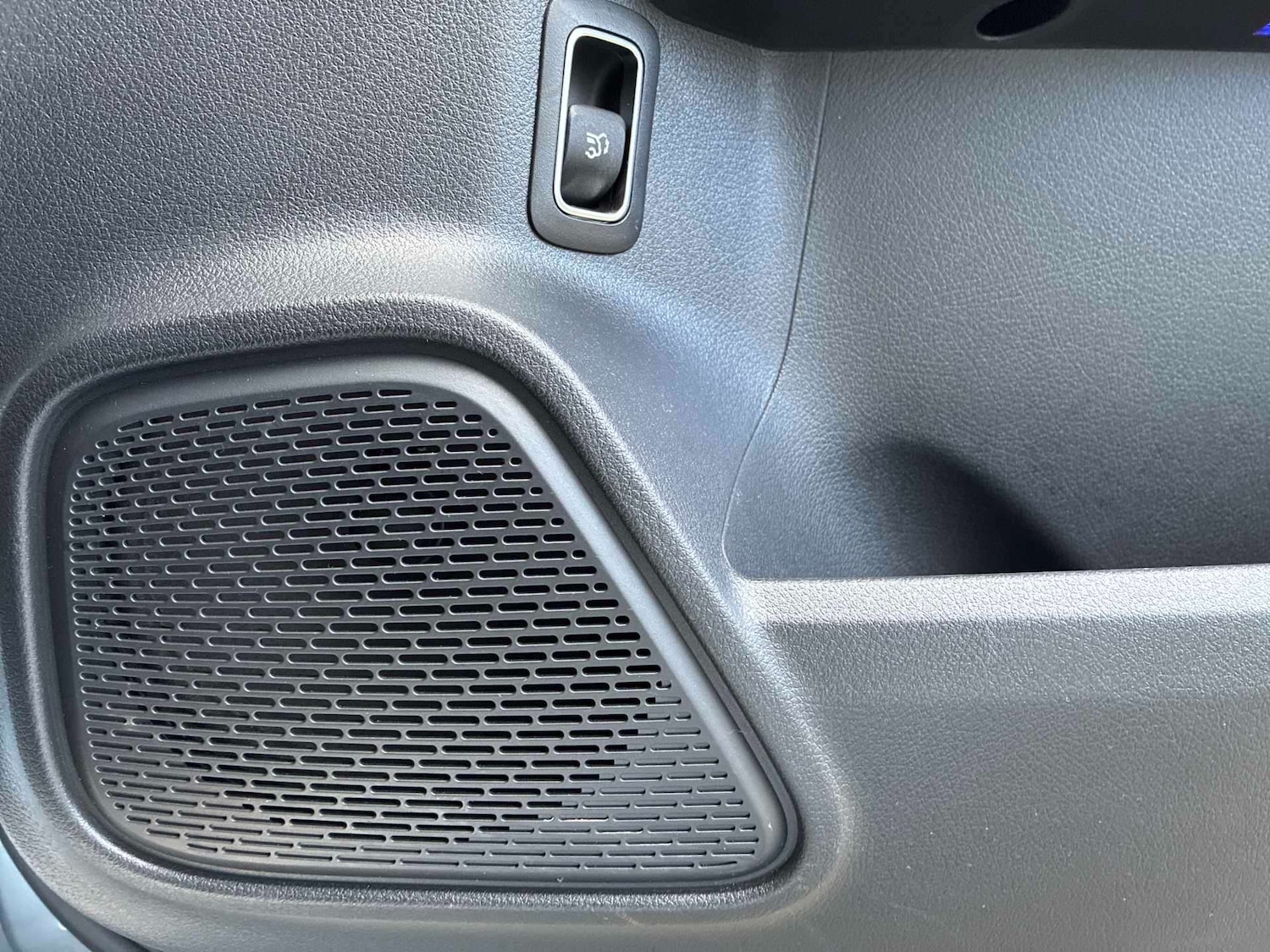 Used Mercedes-Benz GLB 2025 for sale - 77980030: Photo 38