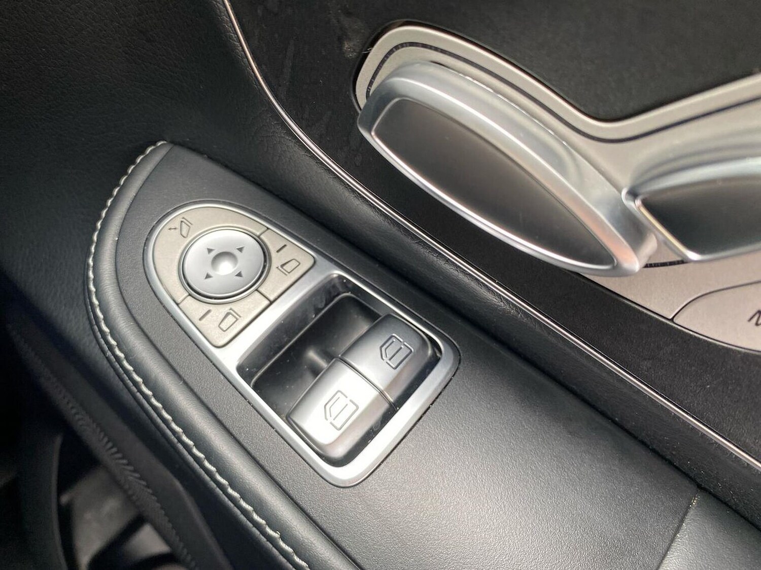 Used Mercedes-Benz V-Class 2019 for sale - 76412450: Photo 21