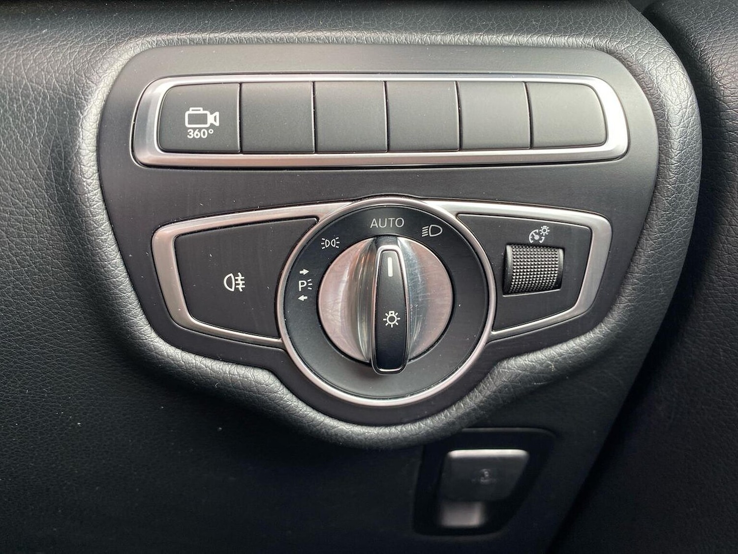 Used Mercedes-Benz V-Class 2019 for sale - 76412450: Photo 22