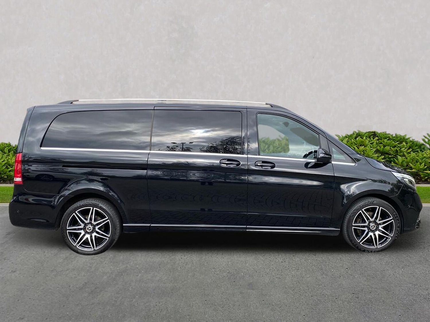 Used Mercedes-Benz V-Class 2019 for sale - 76412450: Photo 3