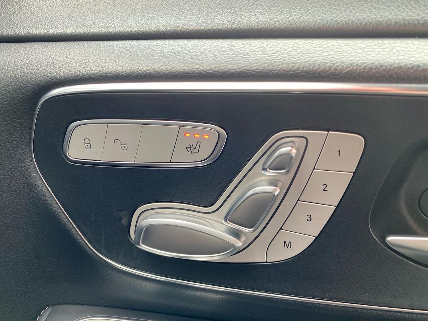 Used Mercedes-Benz V-Class 2019 for sale - 76412450: Photo 30