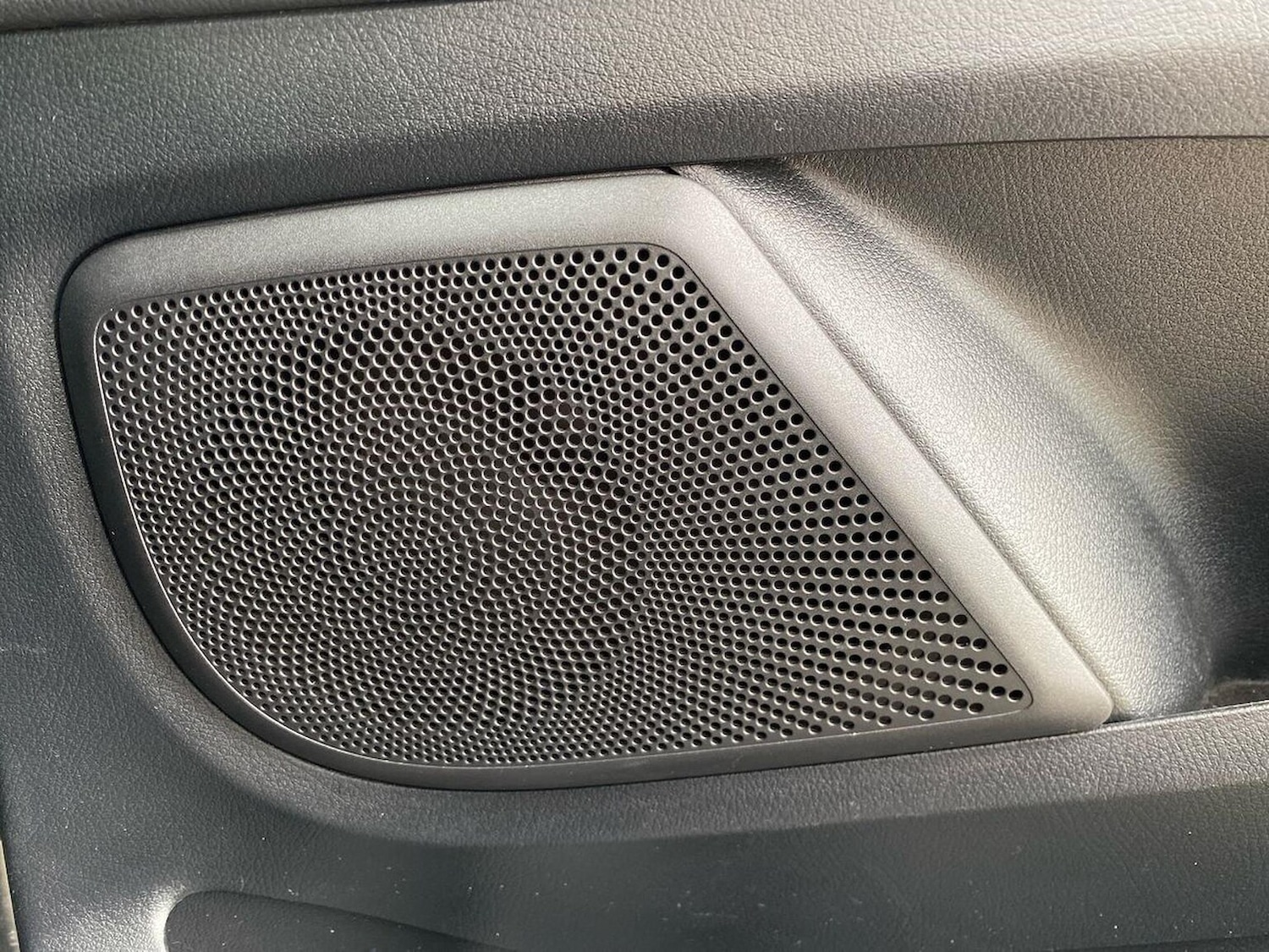 Used Mercedes-Benz V-Class 2019 for sale - 76412450: Photo 31