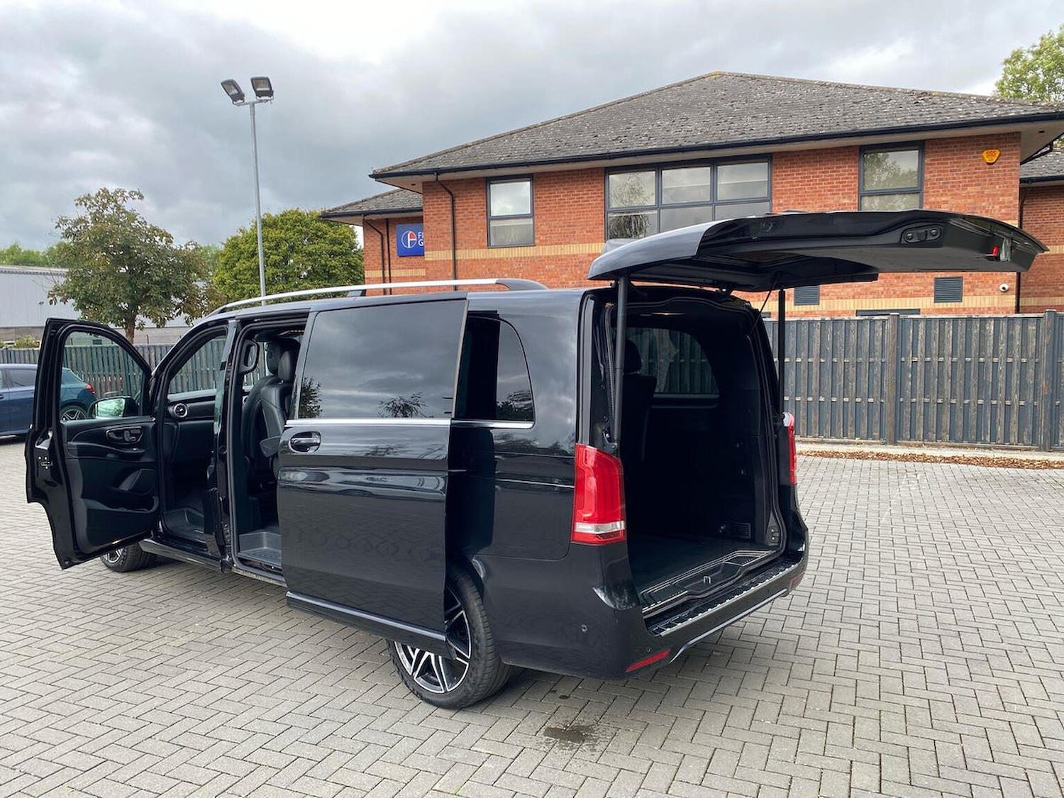 Used Mercedes-Benz V-Class 2019 for sale - 76412450: Photo 40