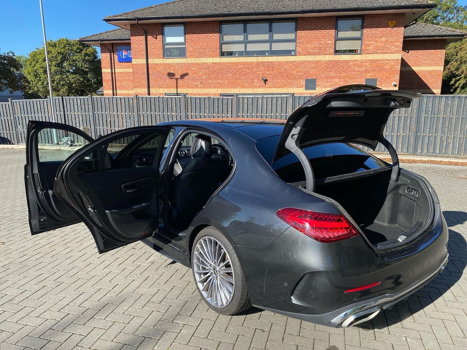 Used Mercedes-Benz C Class 2022 for sale - 76097073: Photo 40