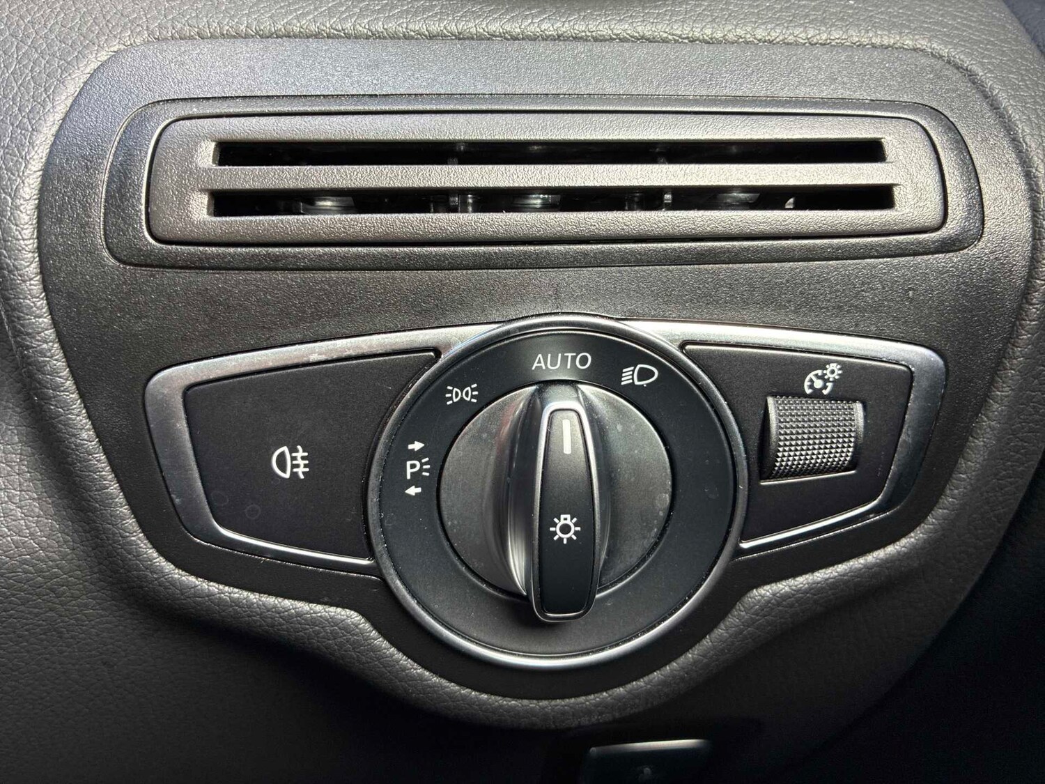 Used Mercedes-Benz GLC 2022 for sale - 78131797: Photo 36