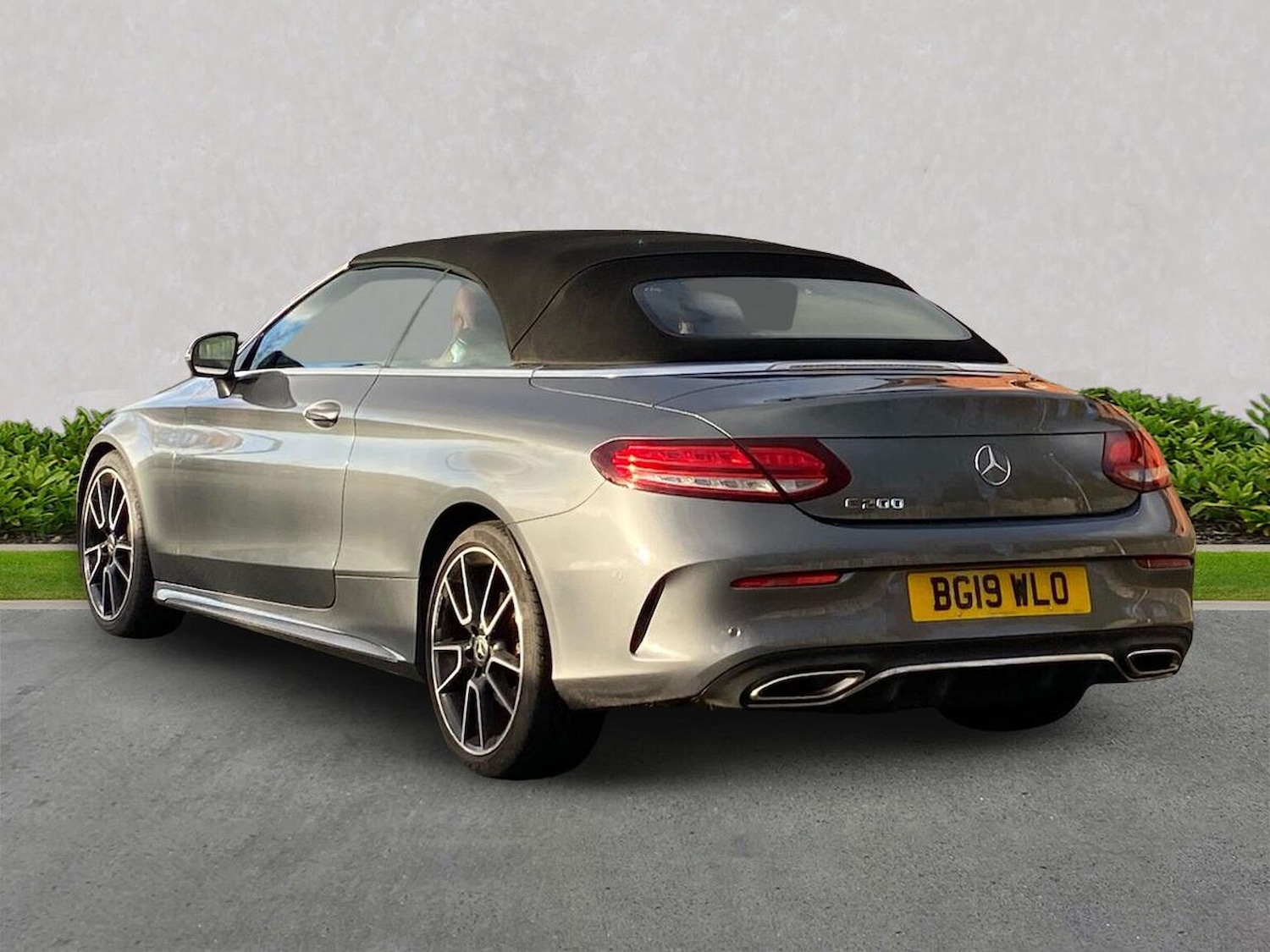 Used Mercedes-Benz C Class 2019 for sale - 76879708: Photo 2