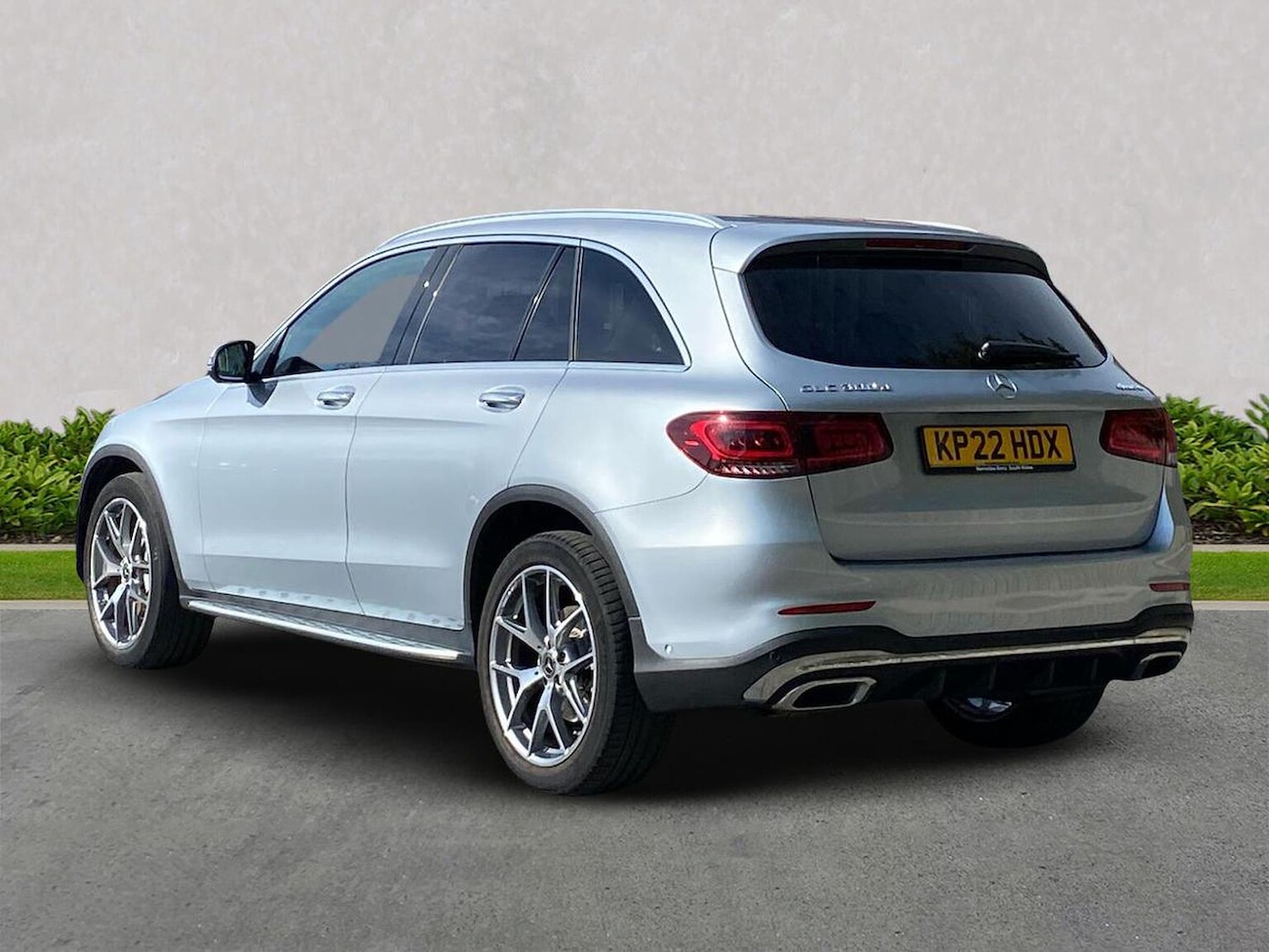 Used Mercedes-Benz GLC 2022 for sale - 76102513: Photo 2
