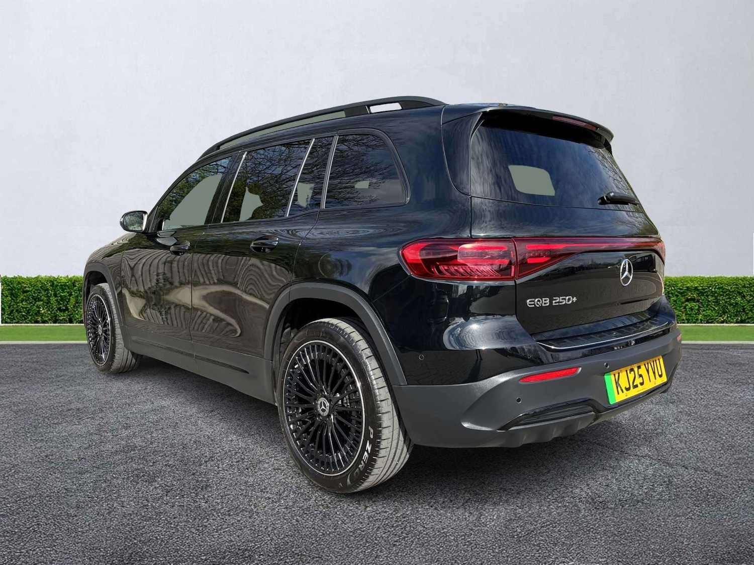 Used Mercedes-Benz EQB 2025 for sale - 78192004: Photo 2