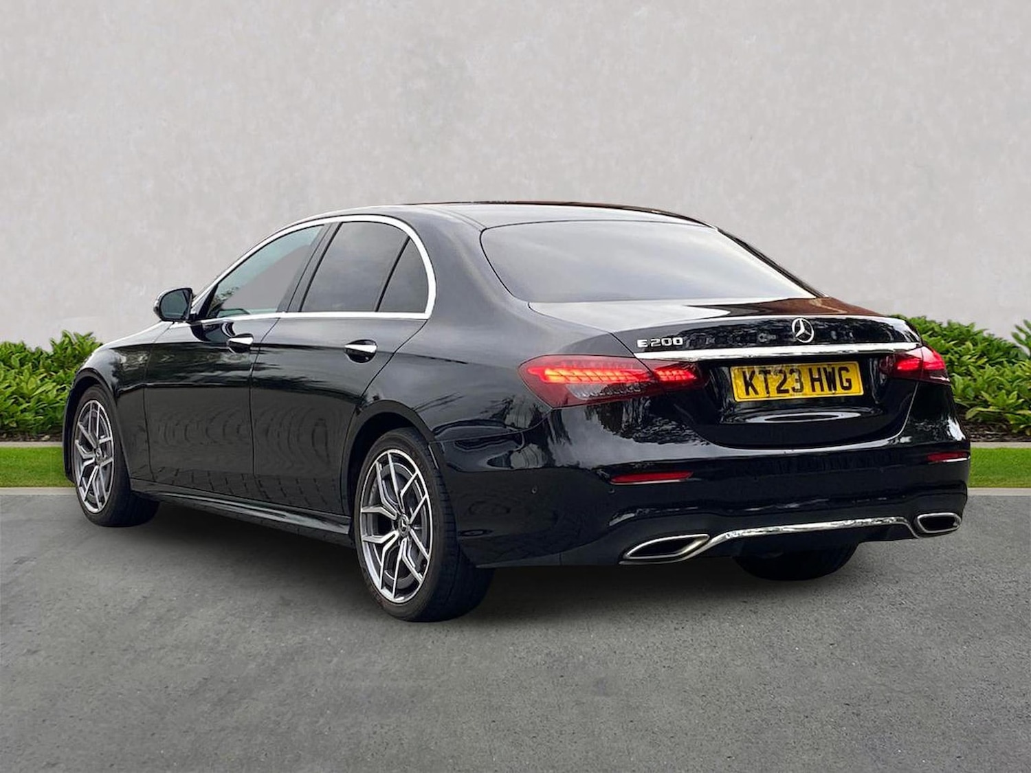 Used Mercedes-Benz E Class 2023 for sale - 76422351: Photo 2