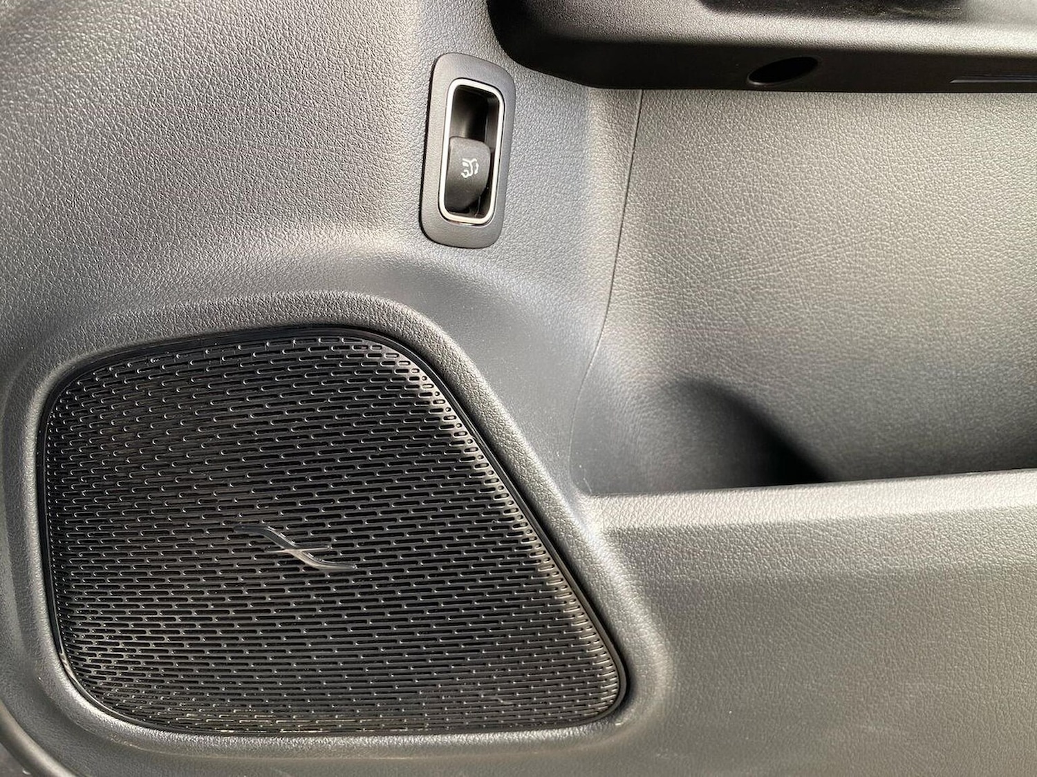 Used Mercedes-Benz GLB 2024 for sale - 76382670: Photo 31