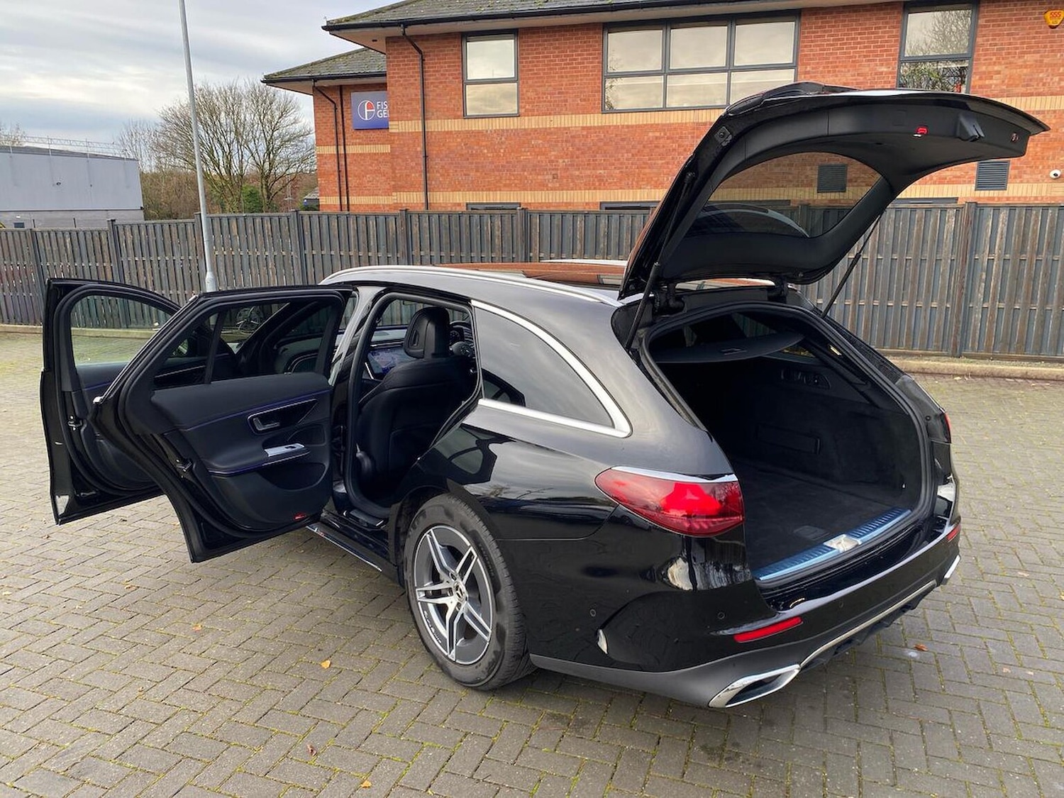 Used Mercedes-Benz E Class 2025 for sale - 76830679: Photo 40