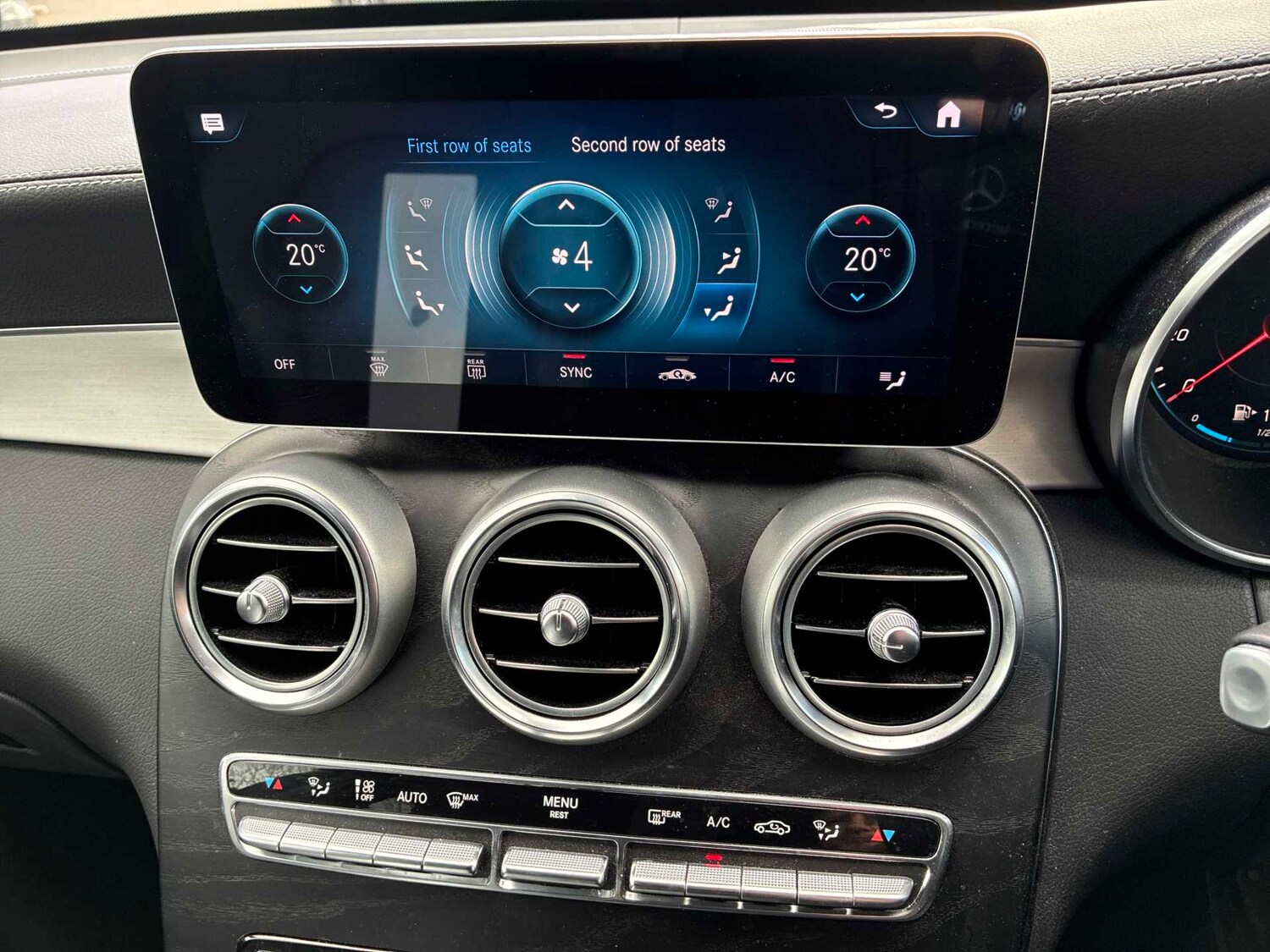 Used Mercedes-Benz GLC 2022 for sale - 78192582: Photo 28