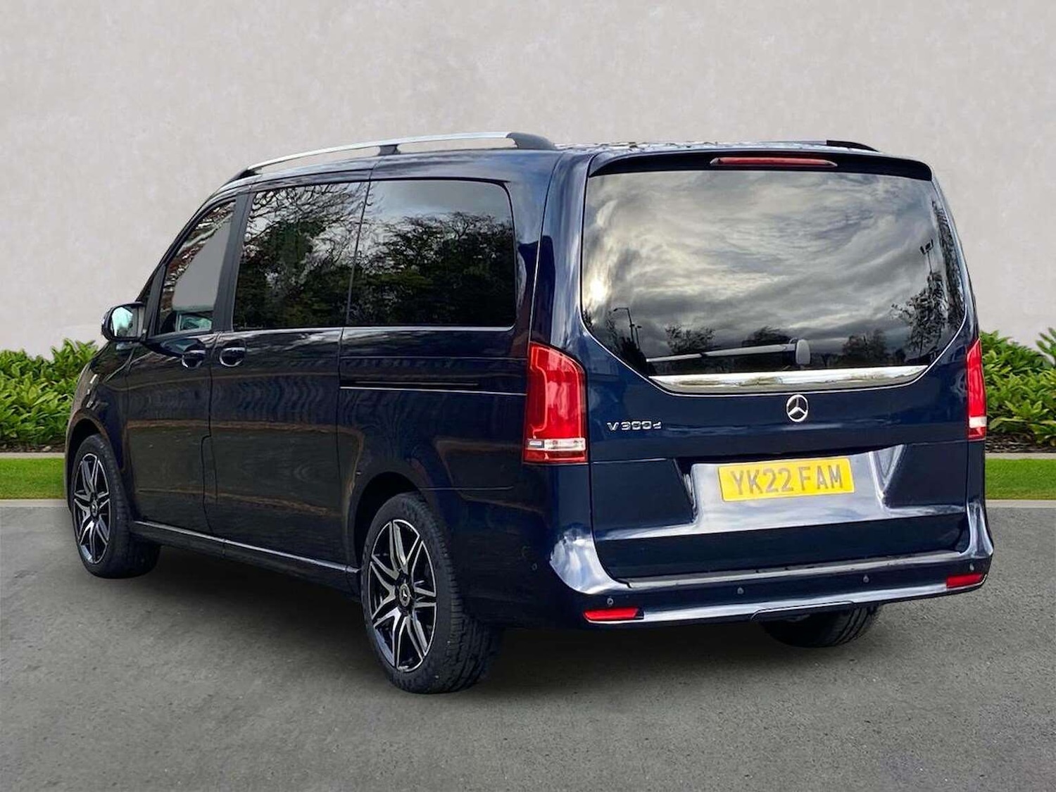 Used Mercedes-Benz V-Class 2022 for sale - 77572922: Photo 2