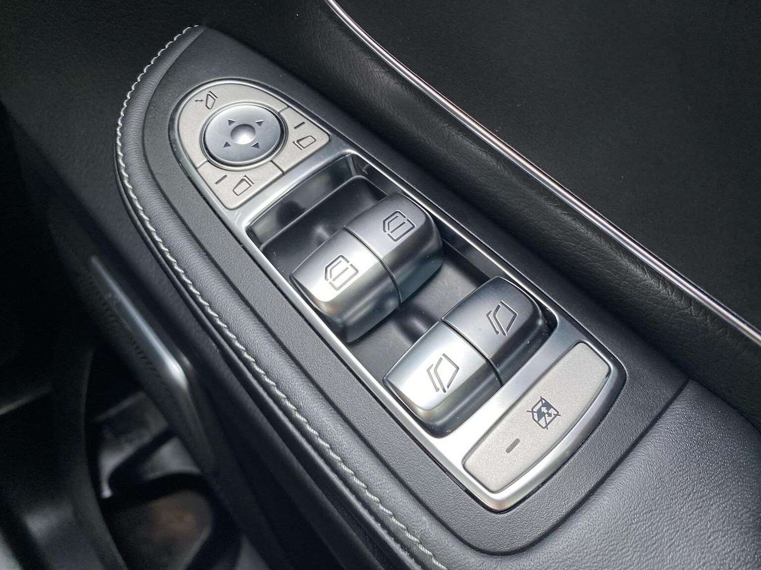 Used Mercedes-Benz V-Class 2022 for sale - 77572922: Photo 21