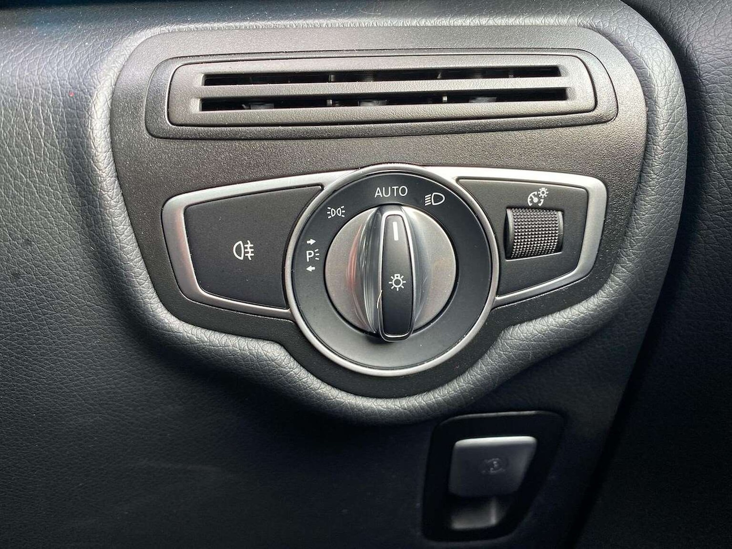 Used Mercedes-Benz V-Class 2022 for sale - 77572922: Photo 22