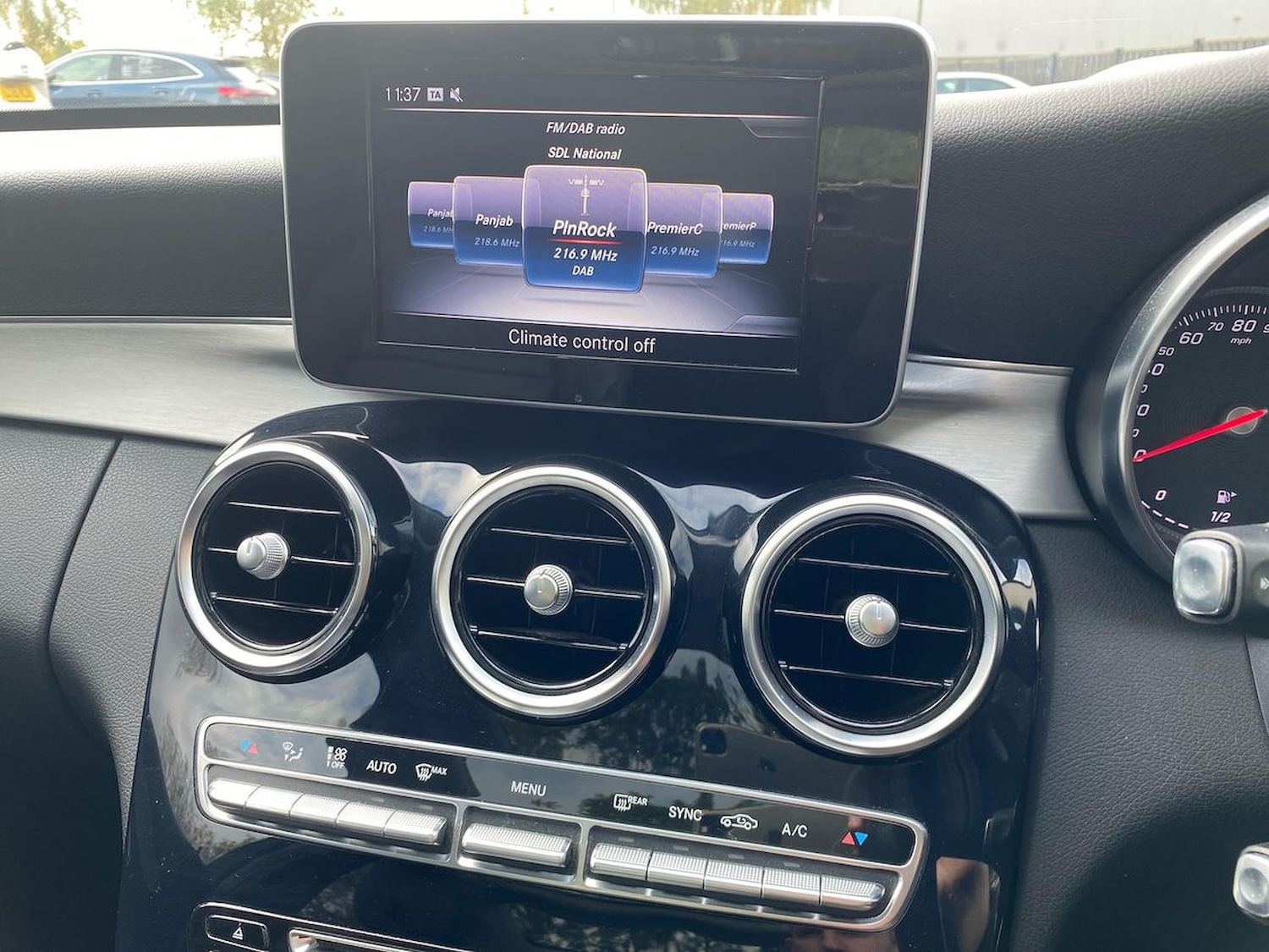 Used Mercedes-Benz C Class 2018 for sale - 76402434: Photo 25