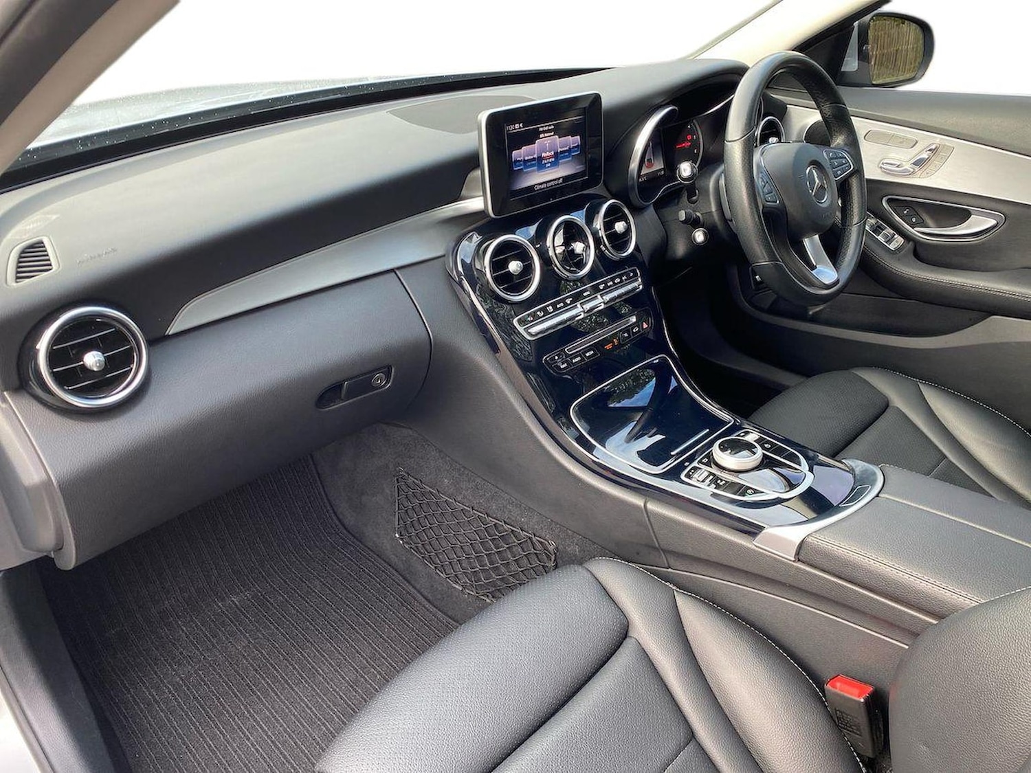 Used Mercedes-Benz C Class 2018 for sale - 76402434: Photo 7