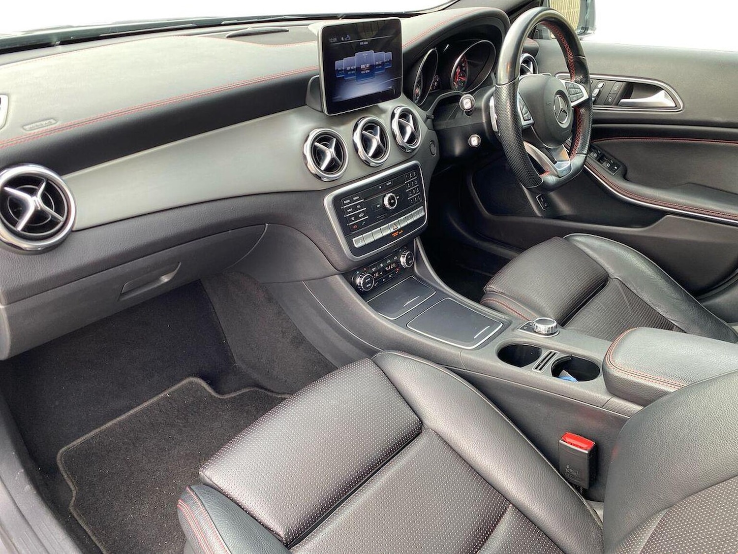 Used Mercedes-Benz GLA 2018 for sale - 76455175: Photo 7