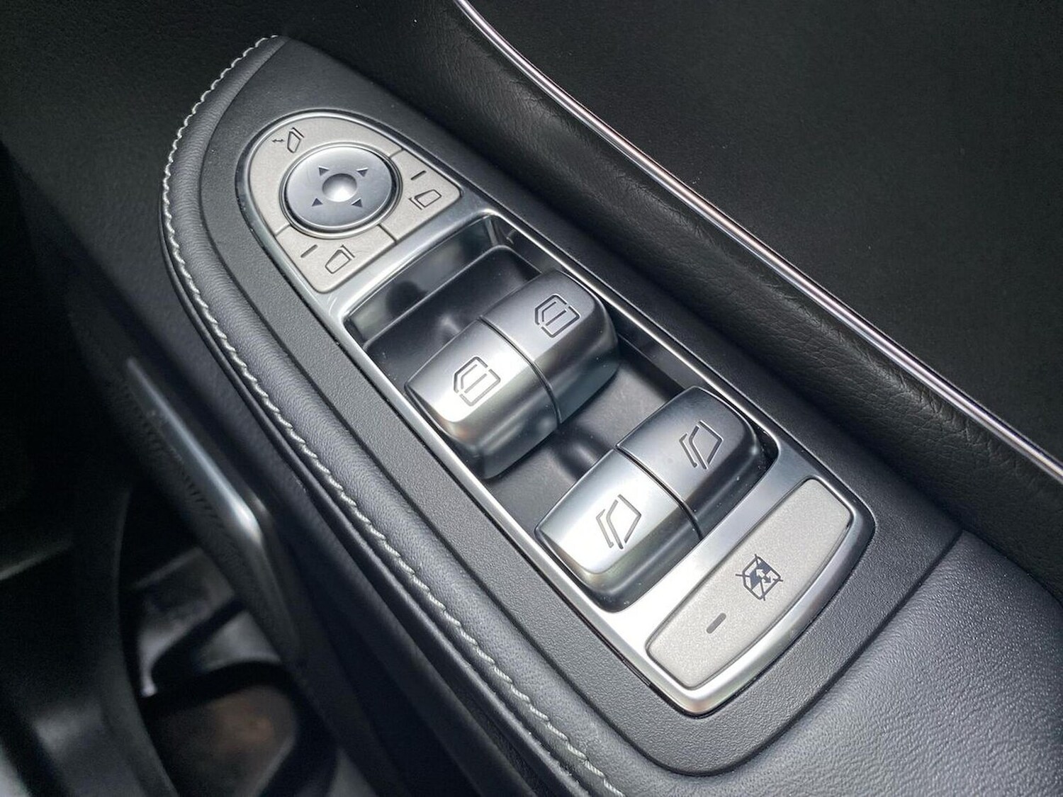 Used Mercedes-Benz V-Class 2022 for sale - 77488308: Photo 21