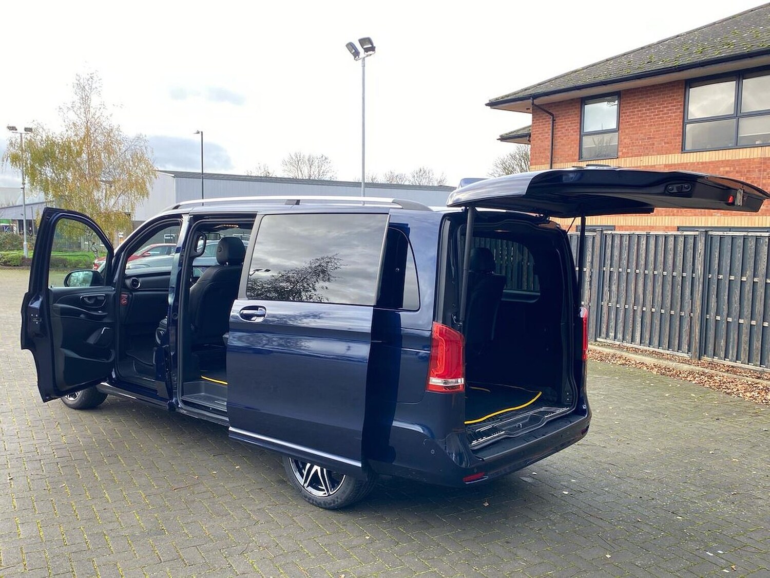 Used Mercedes-Benz V-Class 2022 for sale - 77488308: Photo 40