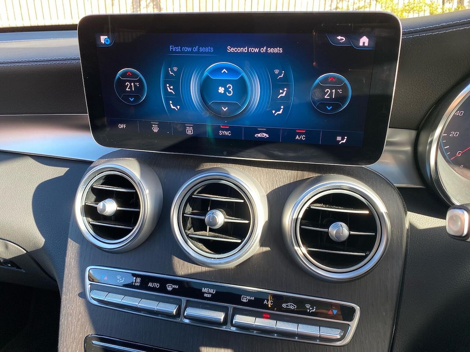 Used Mercedes-Benz GLC 2023 for sale - 76365084: Photo 12