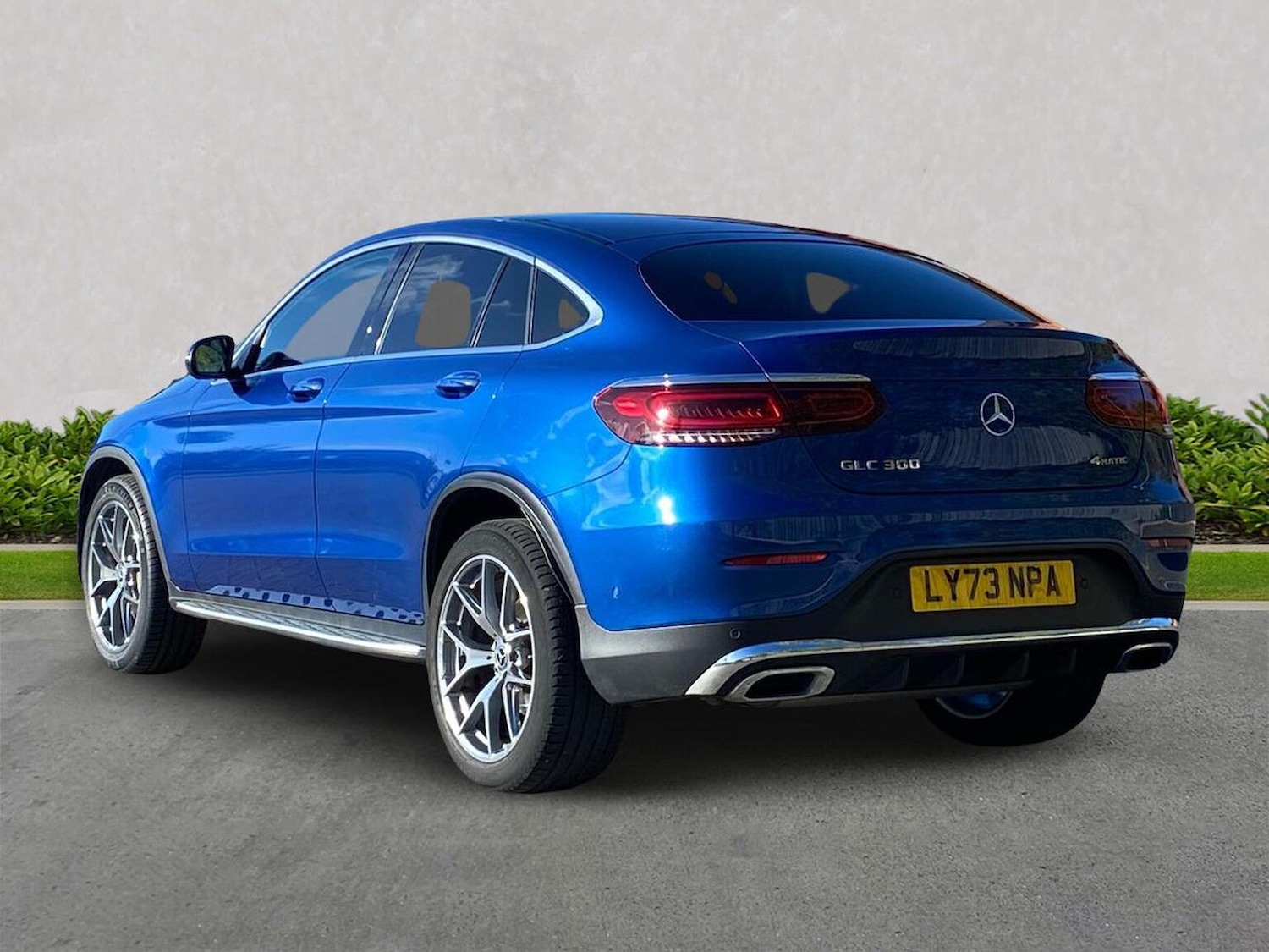 Used Mercedes-Benz GLC 2023 for sale - 76365084: Photo 2