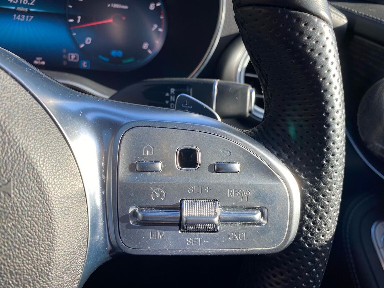 Used Mercedes-Benz GLC 2023 for sale - 76365084: Photo 27