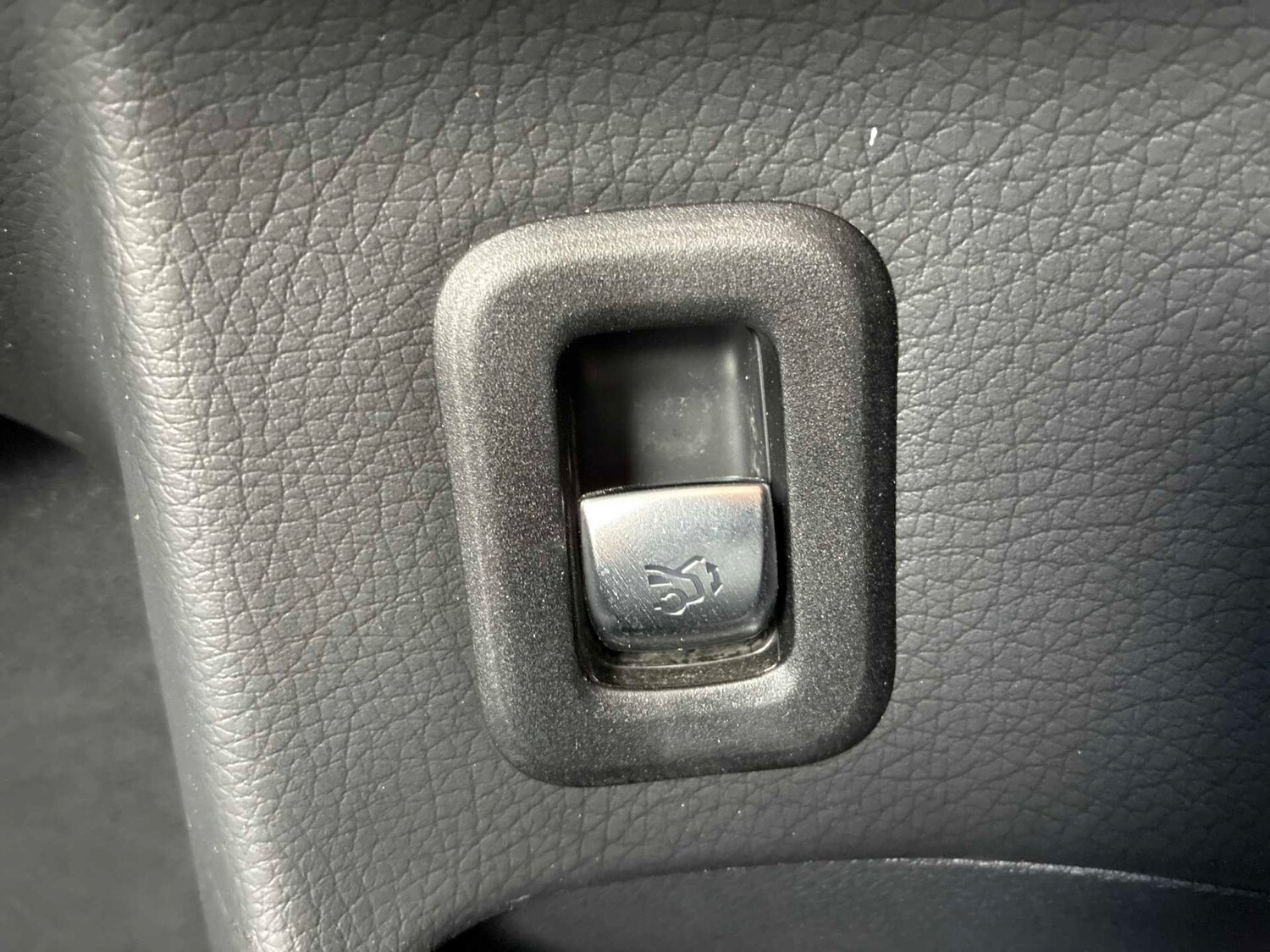 Used Mercedes-Benz EQC 2023 for sale - 78193786: Photo 47