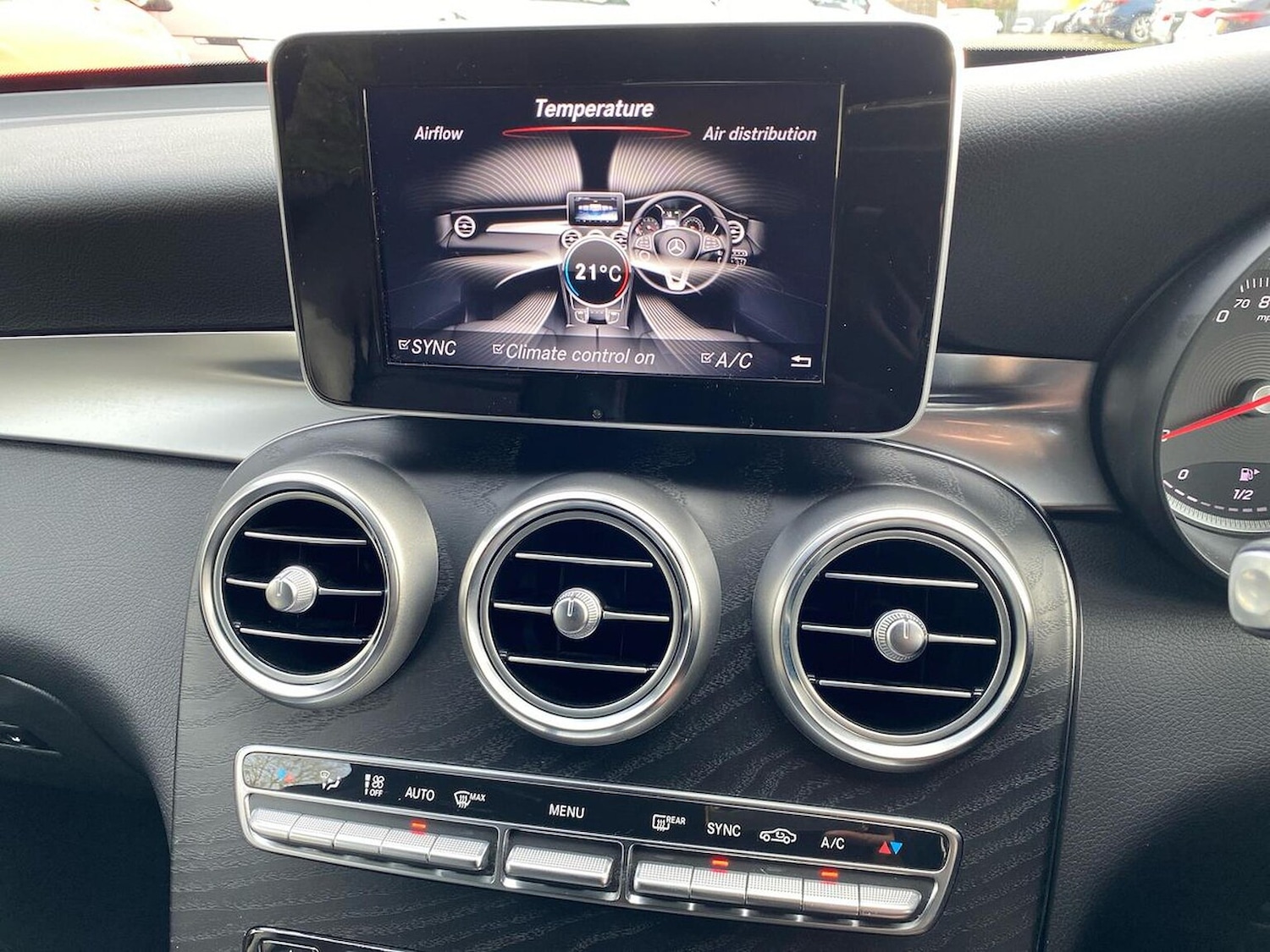 Used Mercedes-Benz GLC 2018 for sale - 76982878: Photo 12