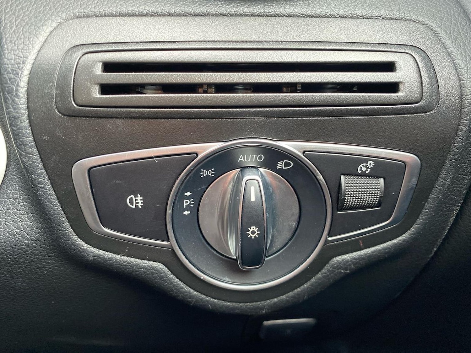 Used Mercedes-Benz GLC 2018 for sale - 76982878: Photo 22