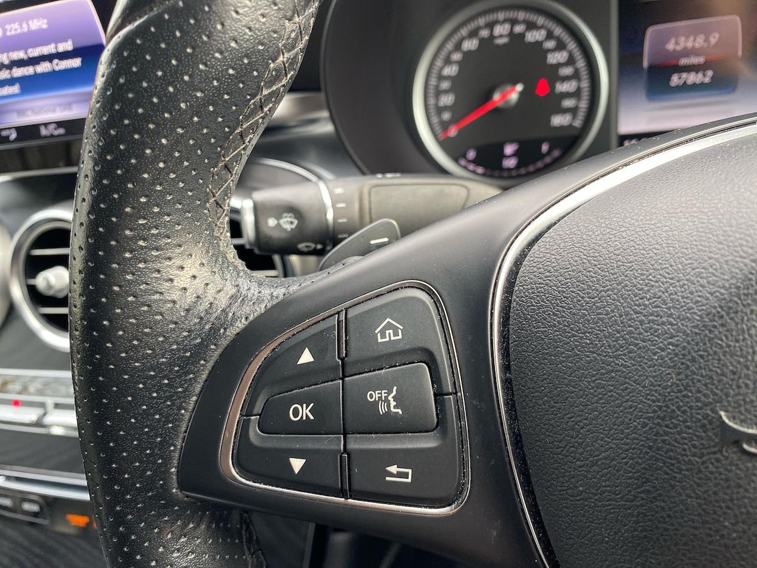 Used Mercedes-Benz GLC 2018 for sale - 76982878: Photo 26