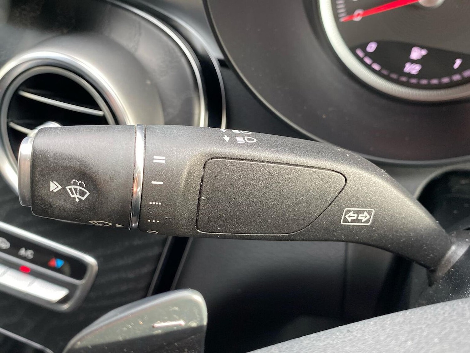 Used Mercedes-Benz GLC 2018 for sale - 76982878: Photo 28