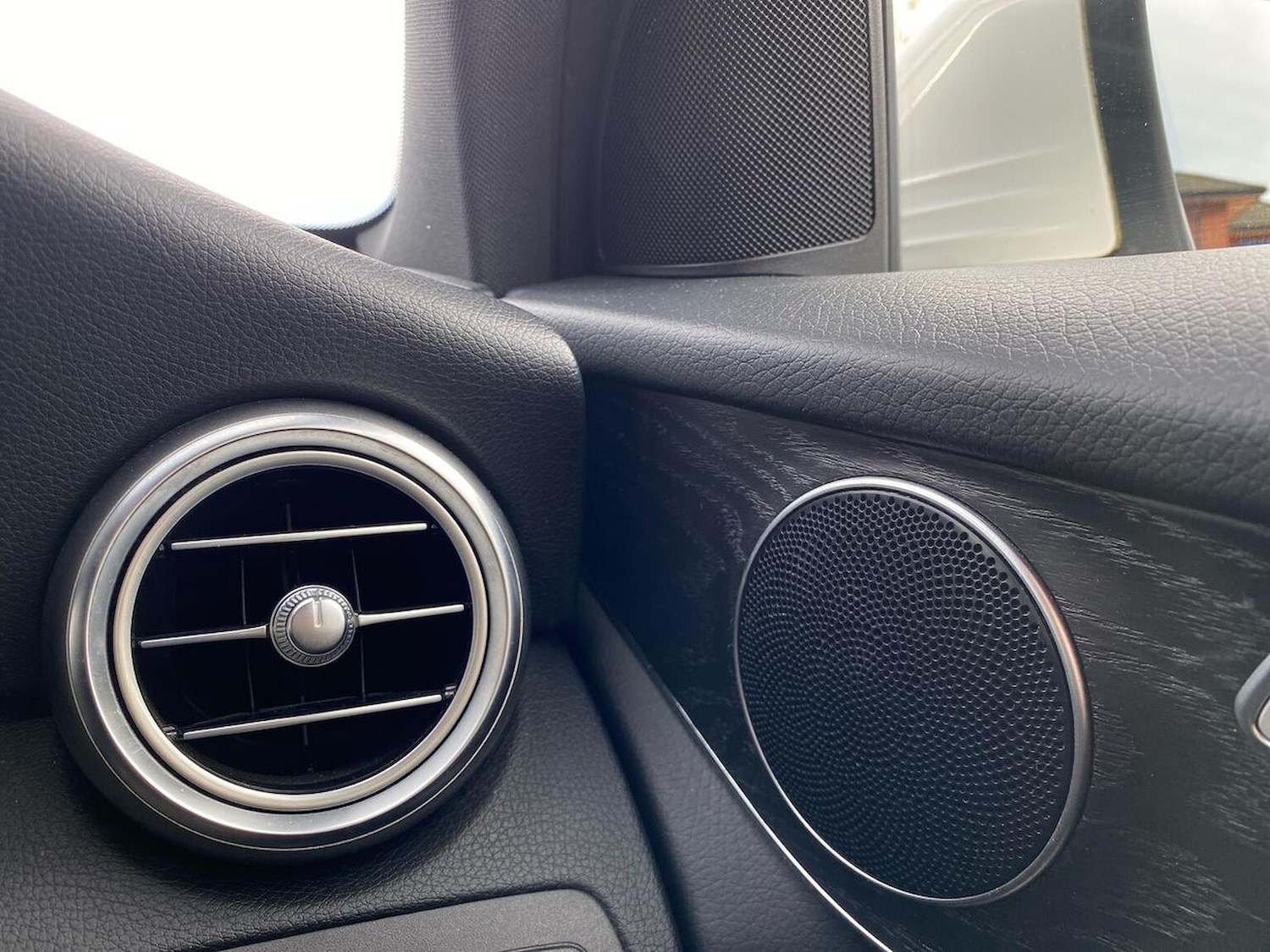 Used Mercedes-Benz GLC 2018 for sale - 76982878: Photo 31